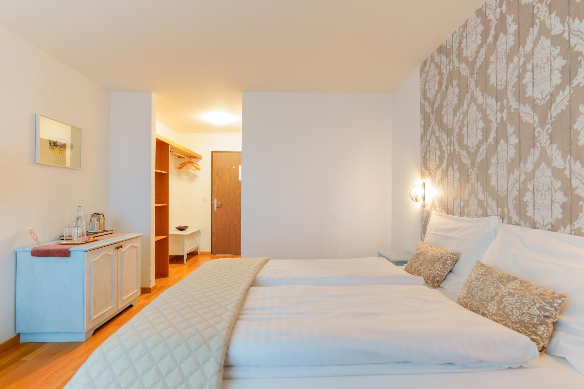 Hotel Du Grand-Pre Marly-le-Grand Eksteriør bilde