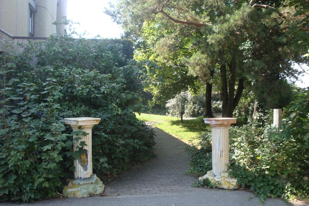 Hotel Du Grand-Pre Marly-le-Grand Eksteriør bilde
