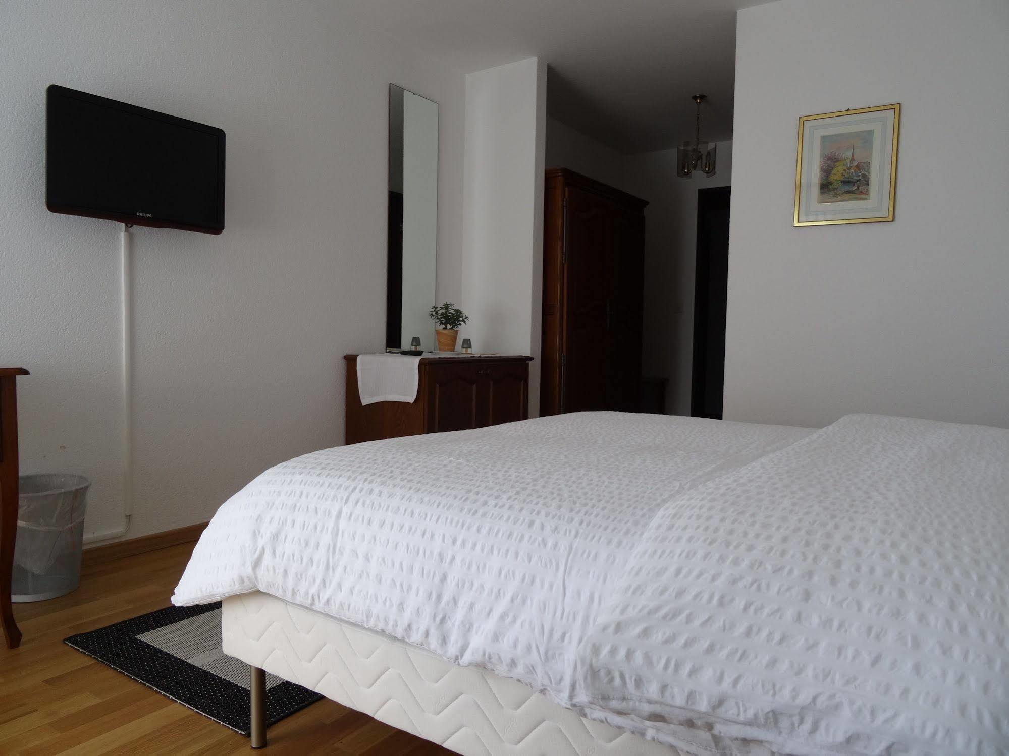 Hotel Du Grand-Pre Marly-le-Grand Eksteriør bilde