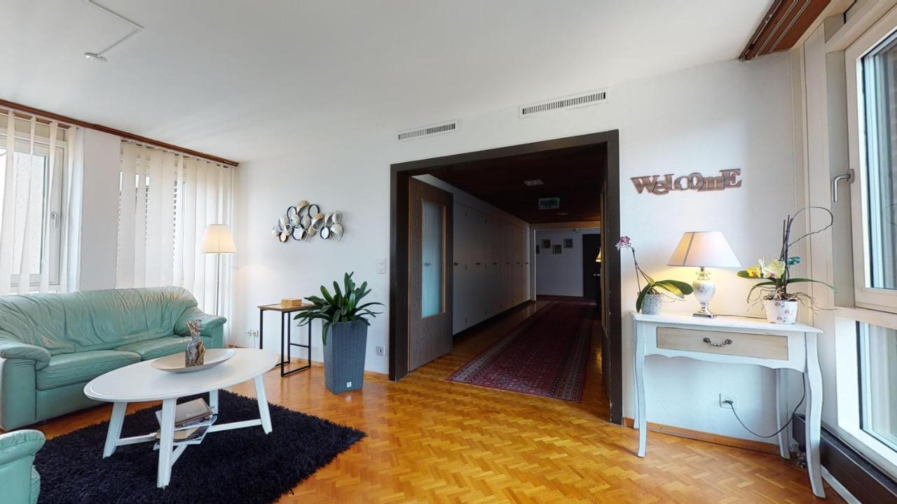 Hotel Du Grand-Pre Marly-le-Grand Eksteriør bilde